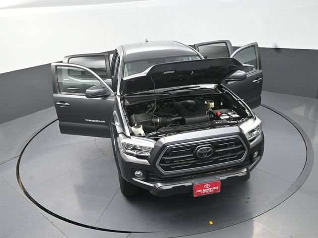 Used 2018 Toyota Tacoma SR5 RWD image 42