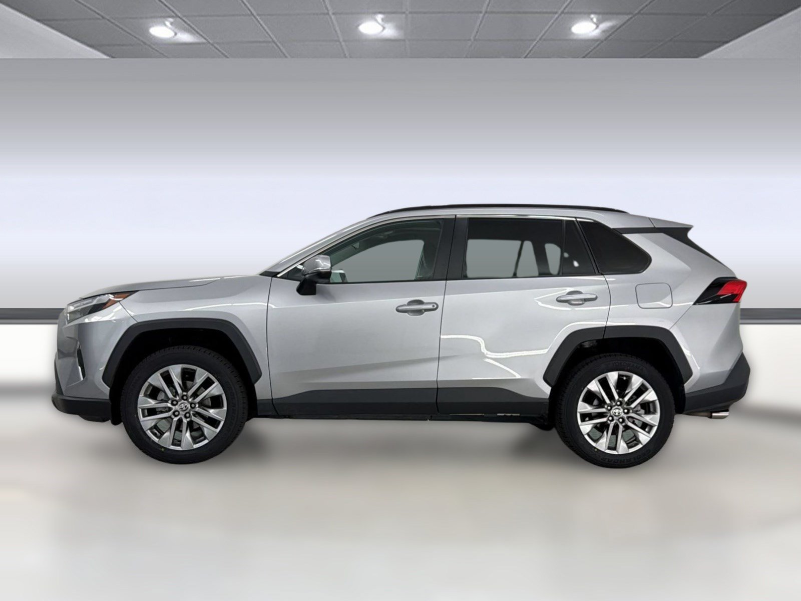 Used 2023 Toyota RAV4 XLE Premium AWD/4WD image 2