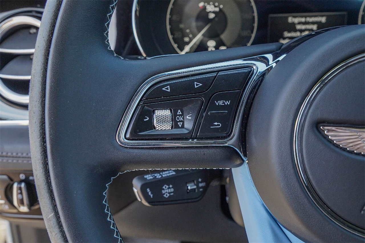 Used 2023 Bentley Bentayga image 22