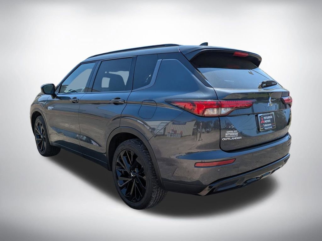 Used 2025 Mitsubishi Outlander SEL image 6