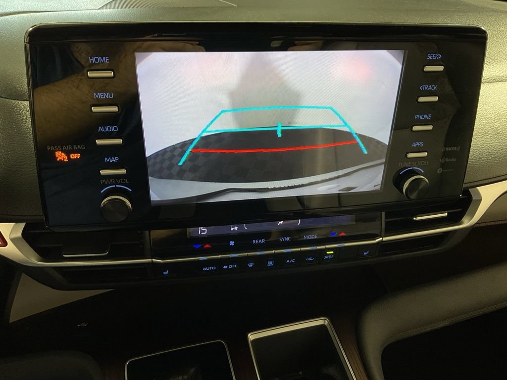 Used 2022 Toyota Sienna XLE FWD image 5