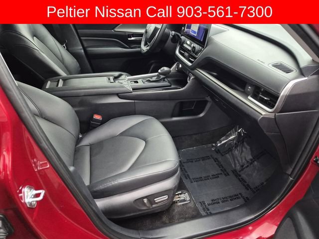 Used 2025 Toyota Grand Highlander AWD image 11