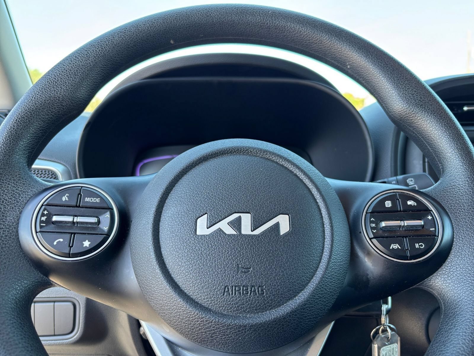 Used 2025 Kia Soul LX w/ LX Technology Package FWD image 25