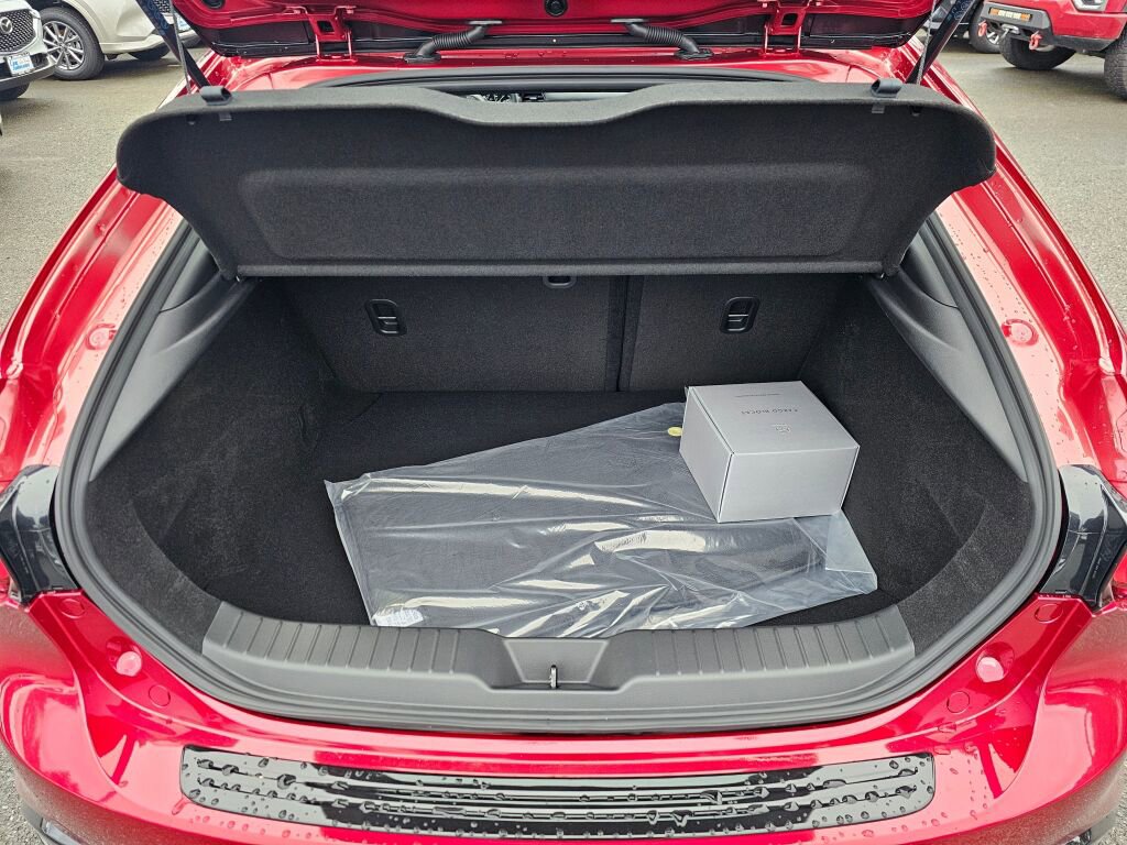 New 2026 MAZDA MAZDA3 Hatchback w/Premium Plus Pkg image 24