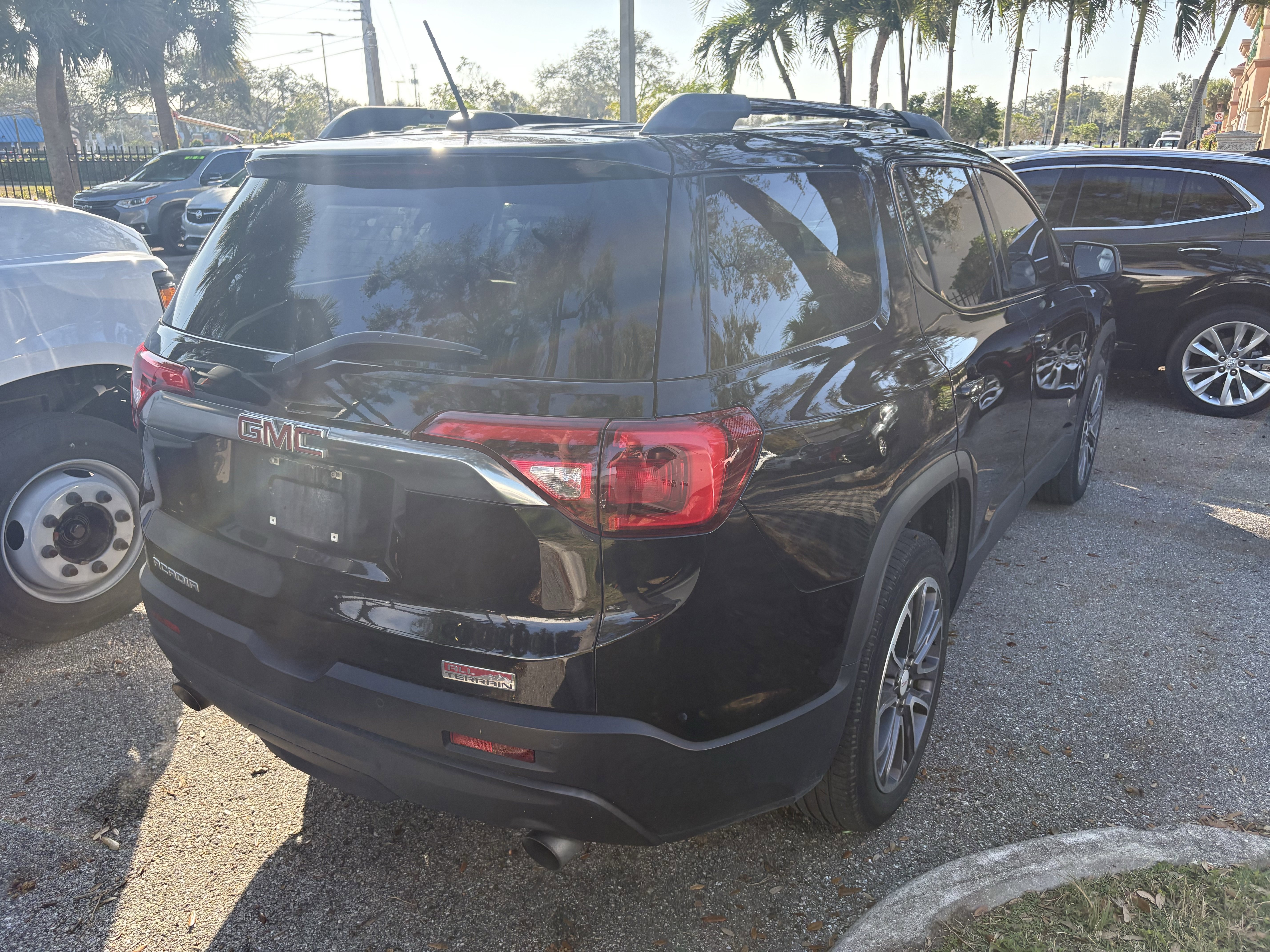 Used 2019 GMC Acadia SLT image 7