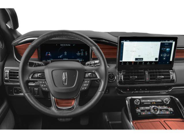 Used 2024 Lincoln Navigator Premiere AWD/4WD image 7