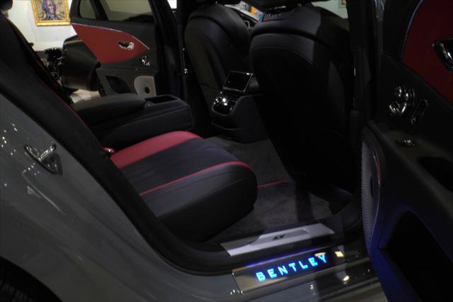 Used 2023 Bentley Flying Spur V8 image 25