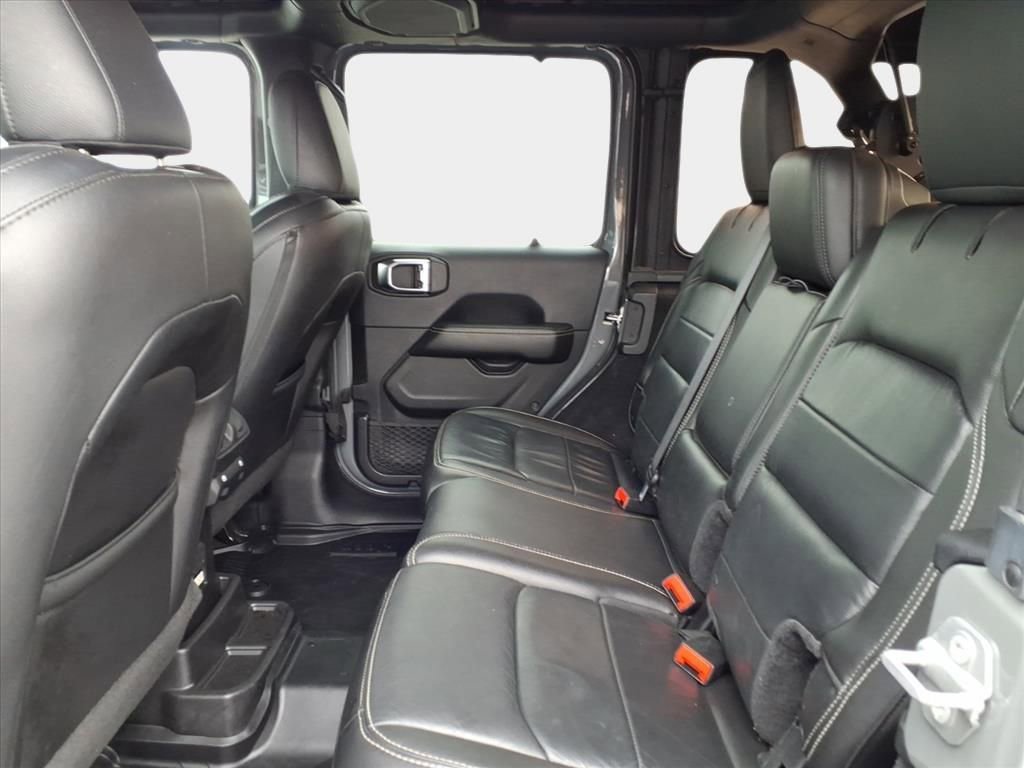 Used 2018 Jeep Wrangler Unlimited Sahara image 11