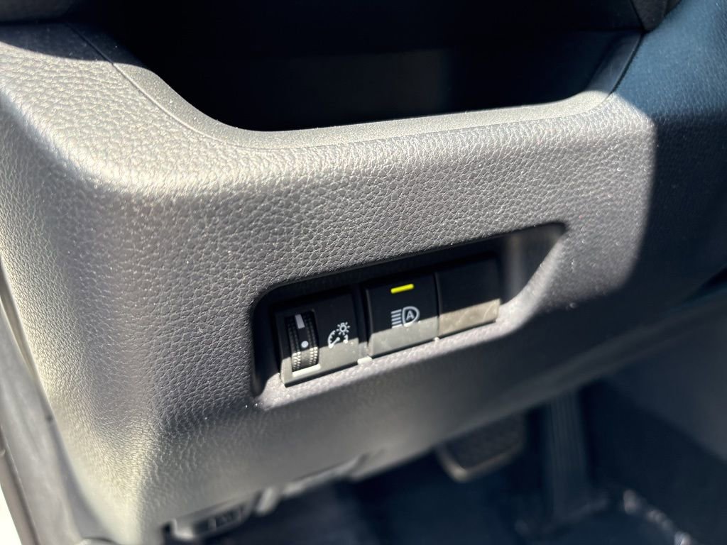 Used 2019 Toyota RAV4 LE w/ All Weather Liner Package AWD/4WD image 20