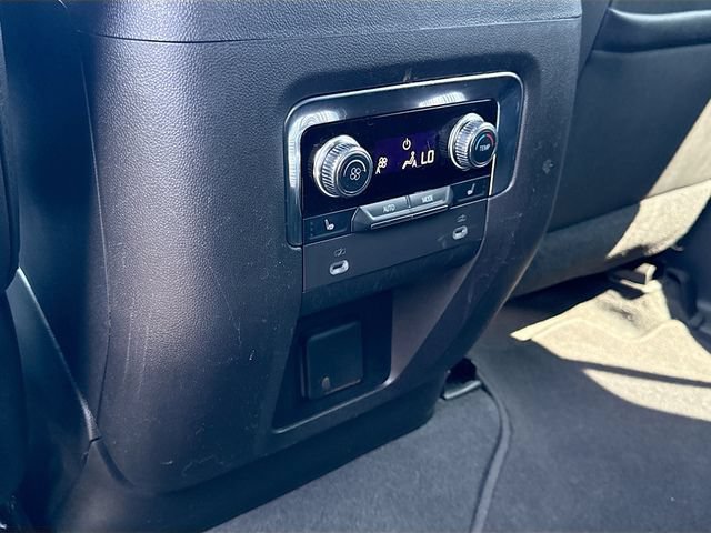 Used 2021 GMC Yukon SLT w/ SLT Luxury Package AWD/4WD image 32