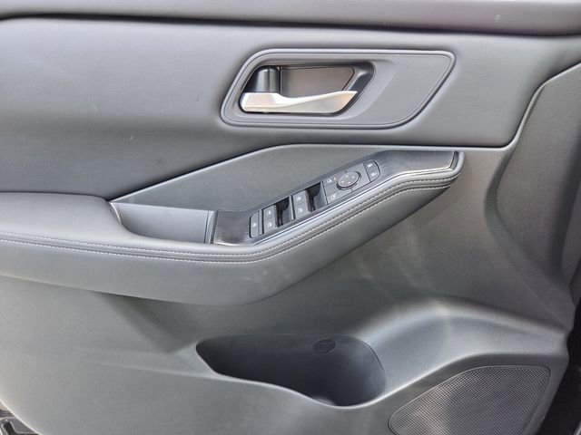 Used 2026 Nissan Rogue SV w/ Cold Weather Package FWD image 26