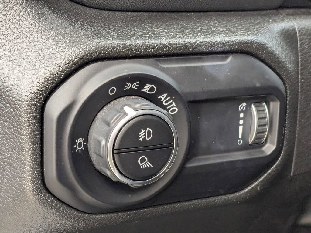 Used 2023 Jeep Gladiator Overland w/ Popular Equipment Package image 11