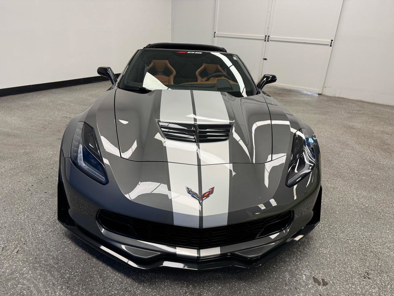 Used 2015 Chevrolet Corvette Z06 w/ 3LZ Preferred Equipment Group image 2