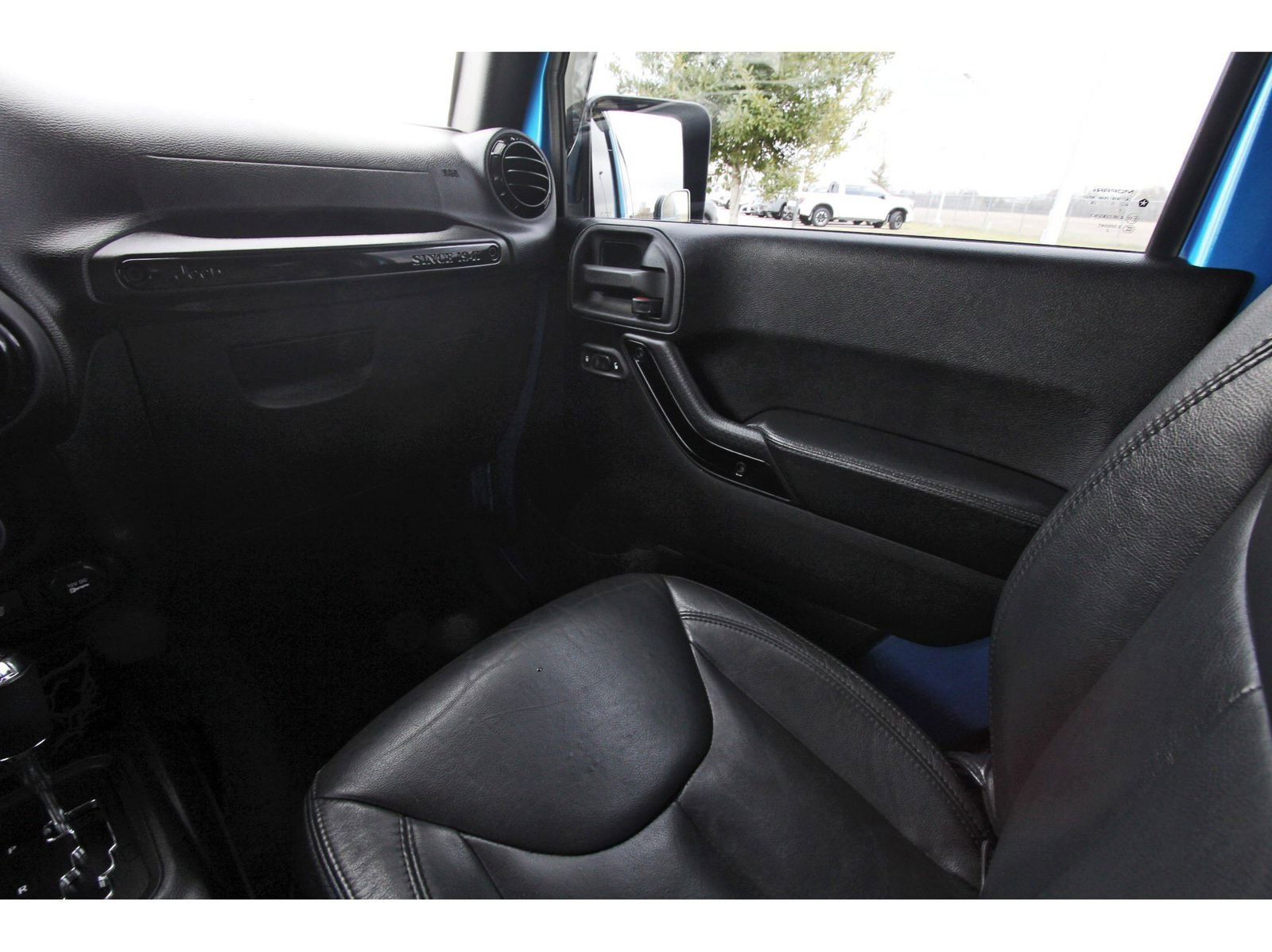 Used 2015 Jeep Wrangler Sahara image 13