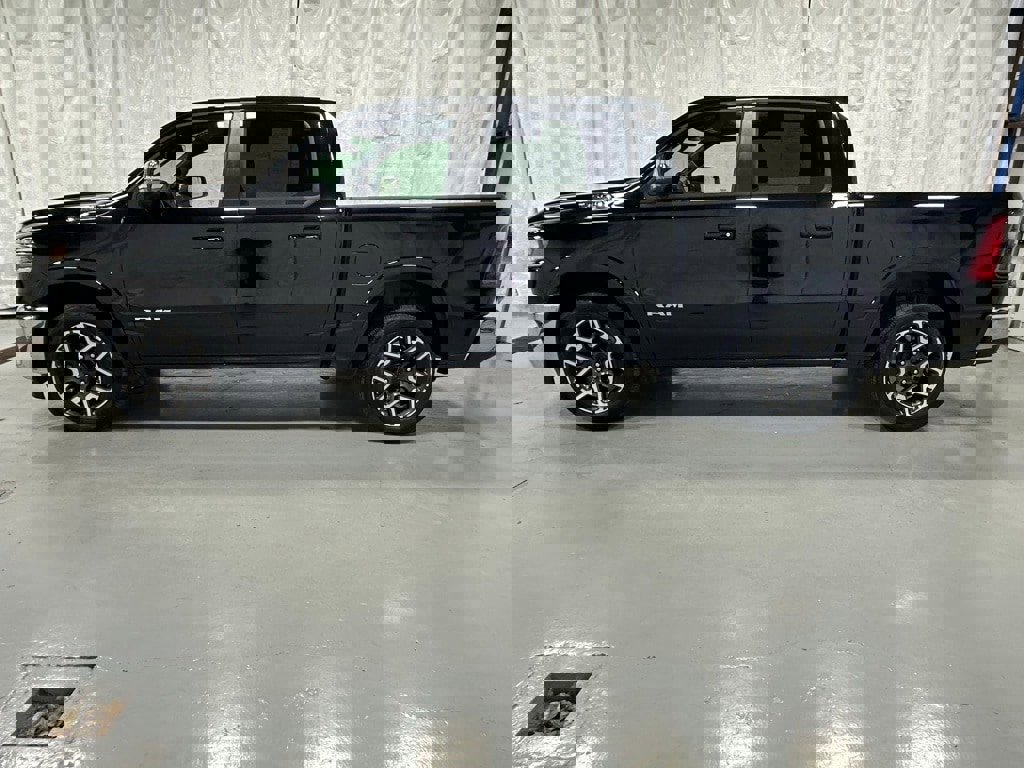 Used 2025 RAM 1500 Laramie image 4
