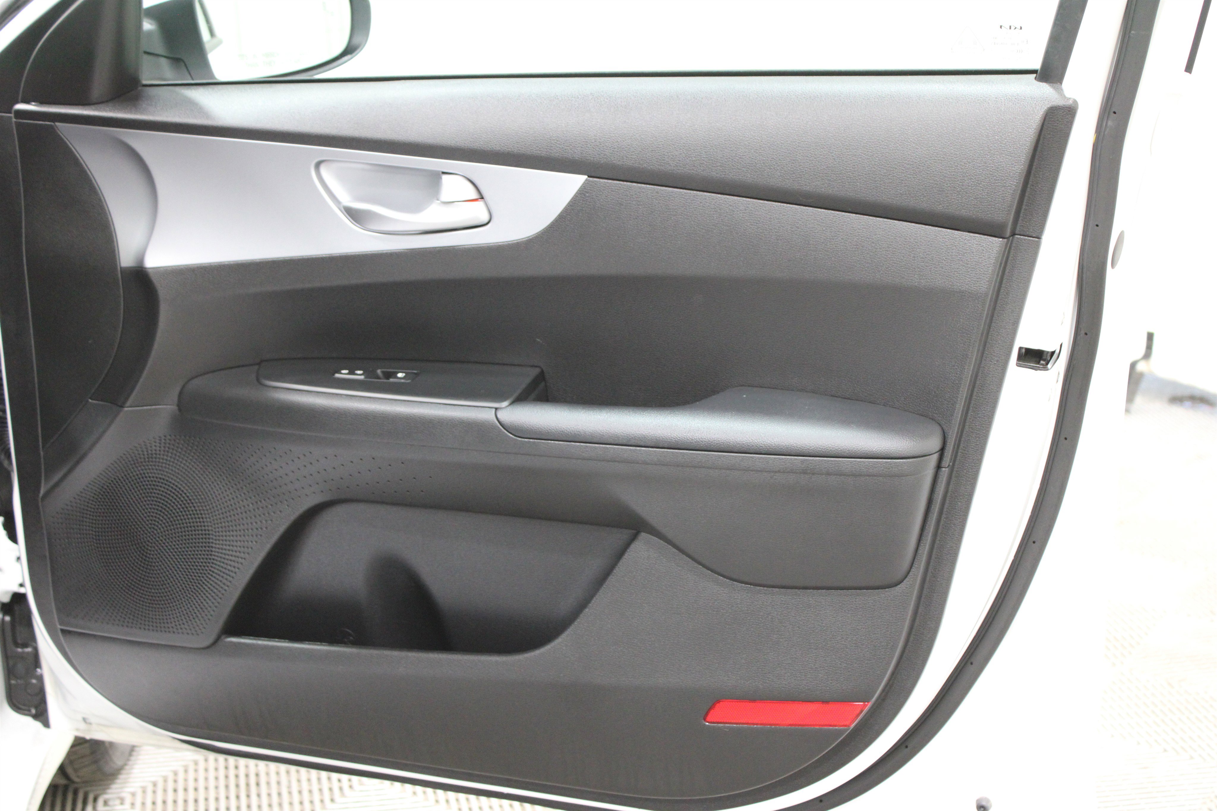Used 2023 Kia Forte LXS w/ LXS Technology Package FWD image 24