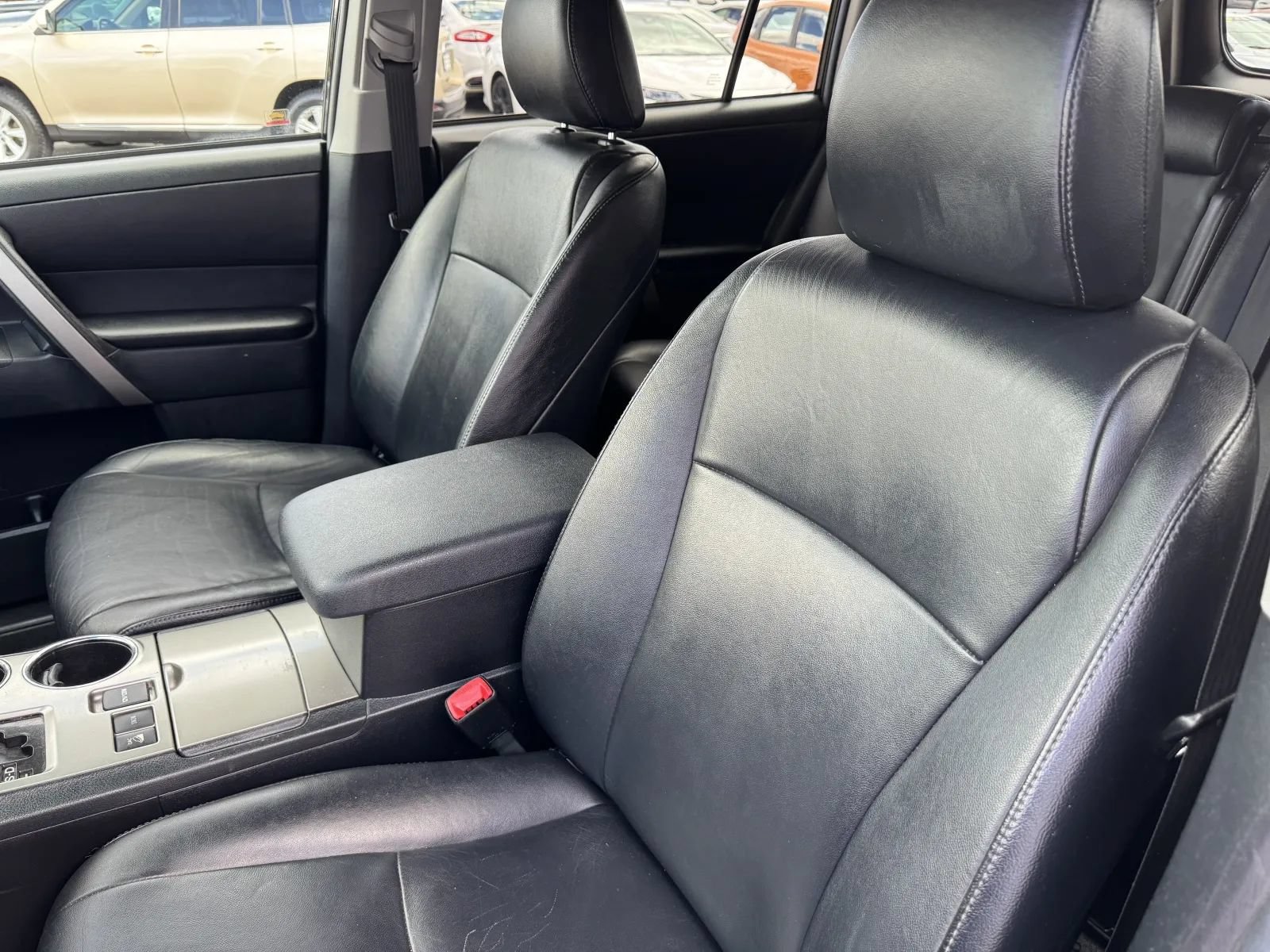 Used 2012 Toyota Highlander SE w/ Tow Pkg AWD/4WD image 20