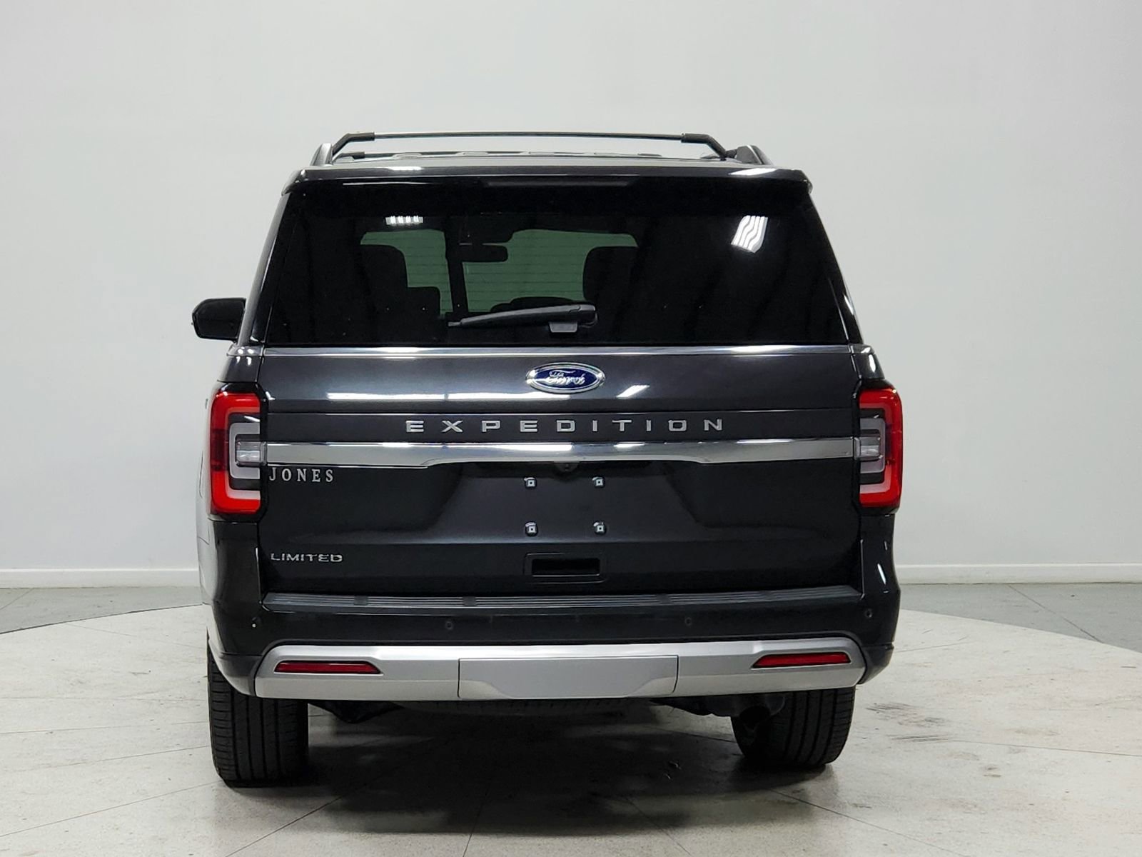 Used 2024 Ford Expedition Limited image 6