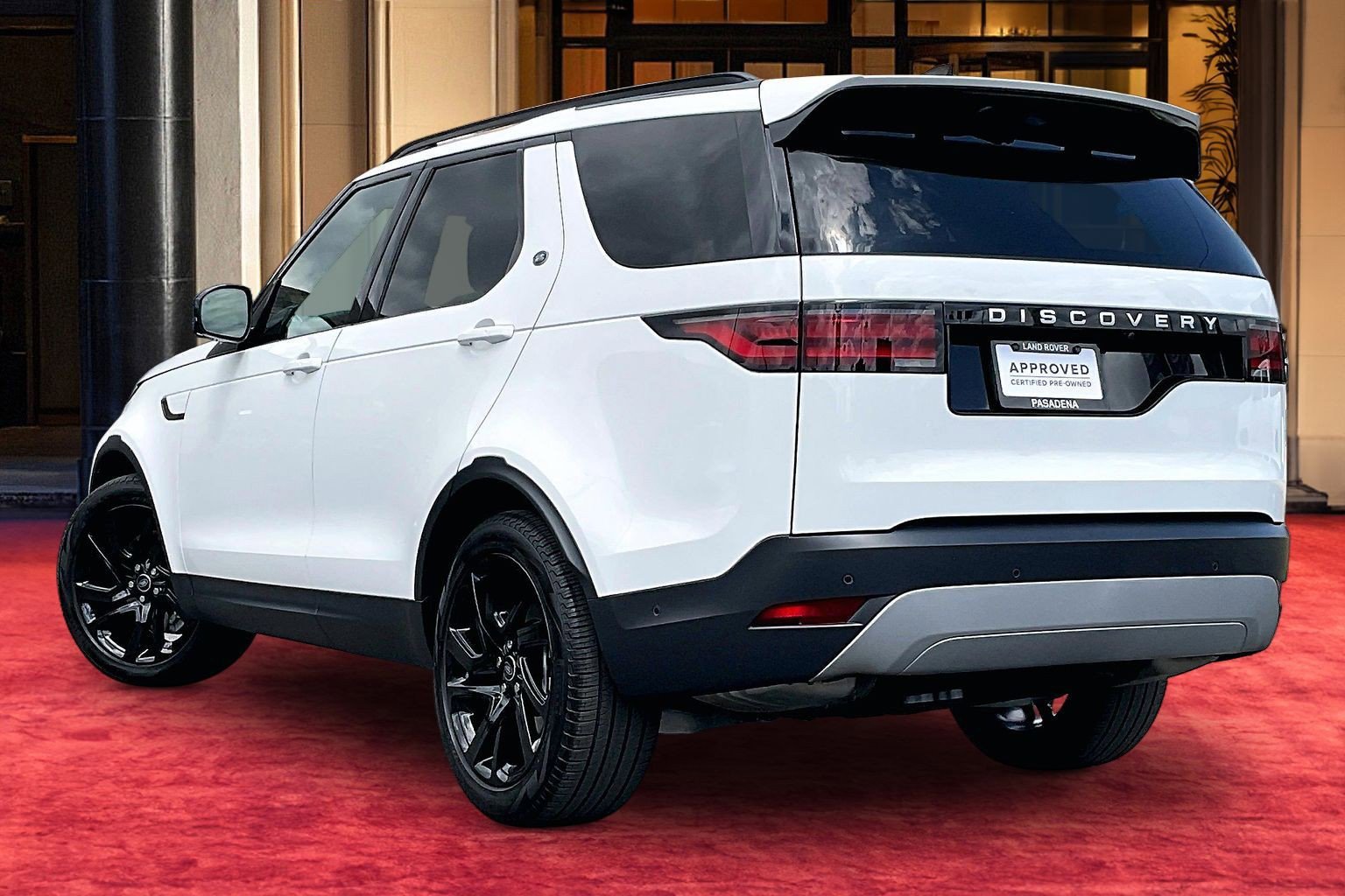 Certified 2025 Land Rover Discovery S AWD/4WD image 11