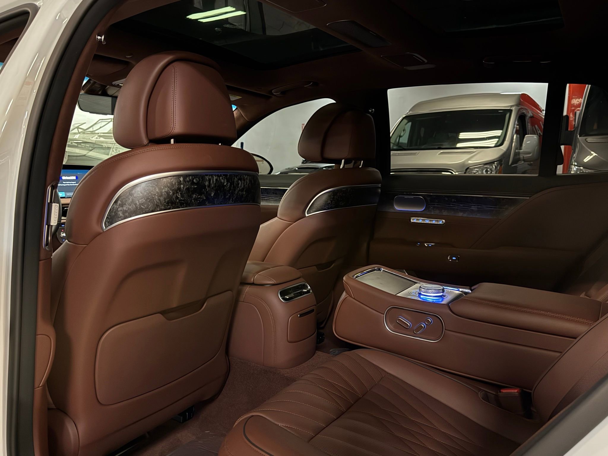 Used 2025 Genesis G90 3.5T image 10