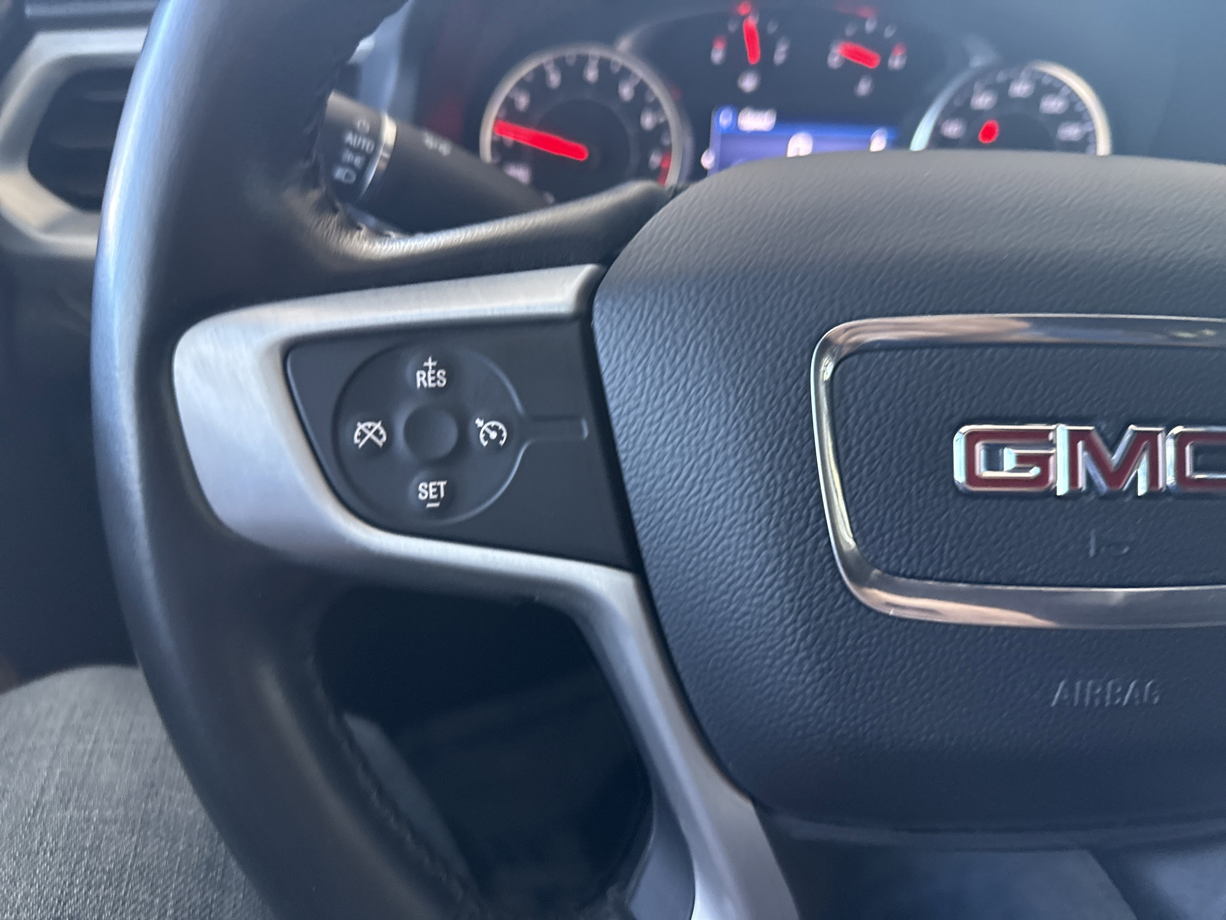 Used 2020 GMC Acadia SLE w/ Driver Convenience Package image 29