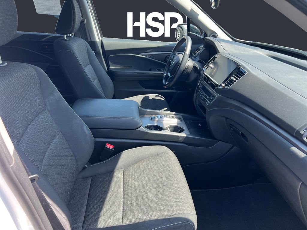 Used 2025 Honda Ridgeline Sport image 15