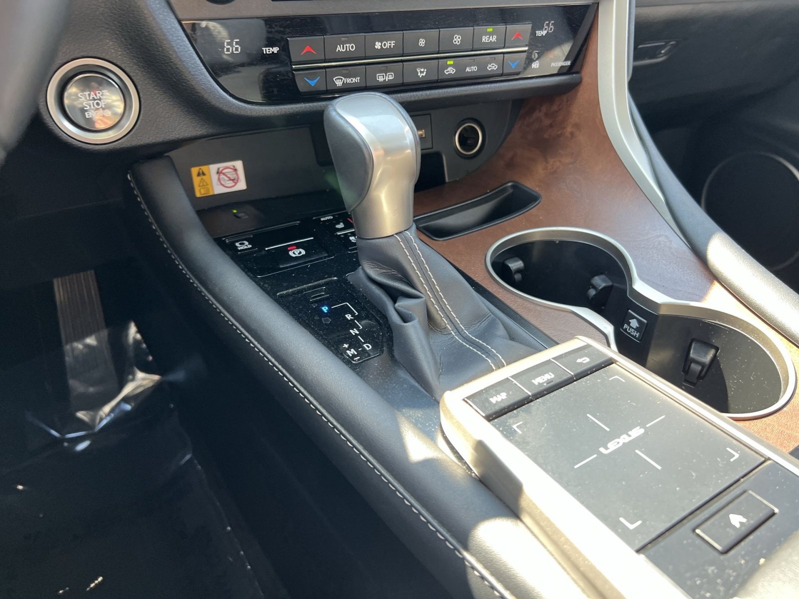 Used 2022 Lexus RX 350L Premium w/ Premium Package AWD/4WD image 22