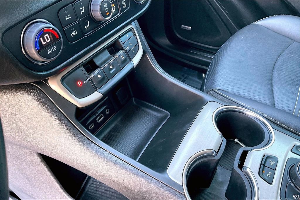 Used 2023 GMC Terrain Denali w/ Denali Premium Package image 15