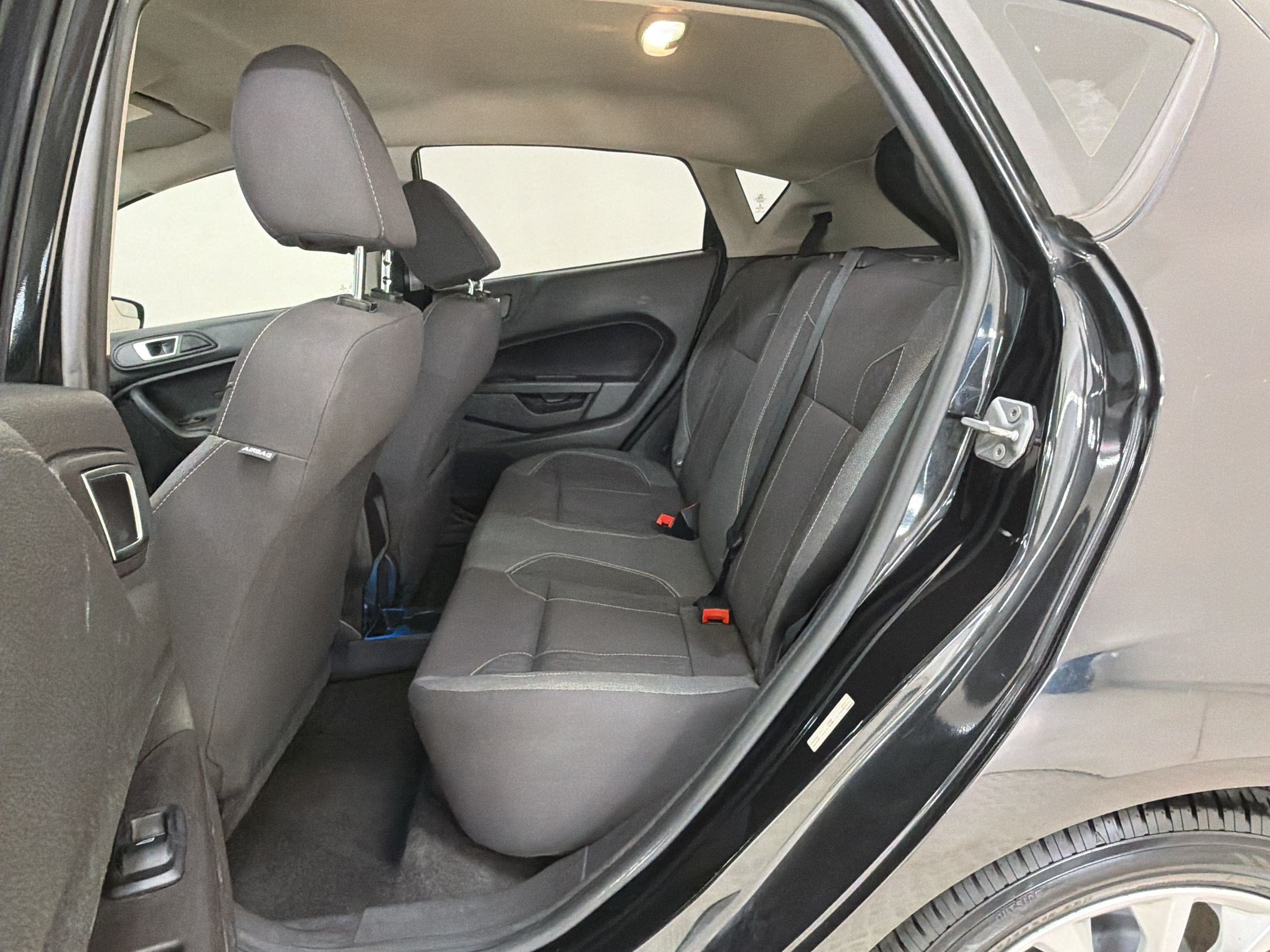 Used 2014 Ford Fiesta SE w/ Equipment Group 201A FWD image 19