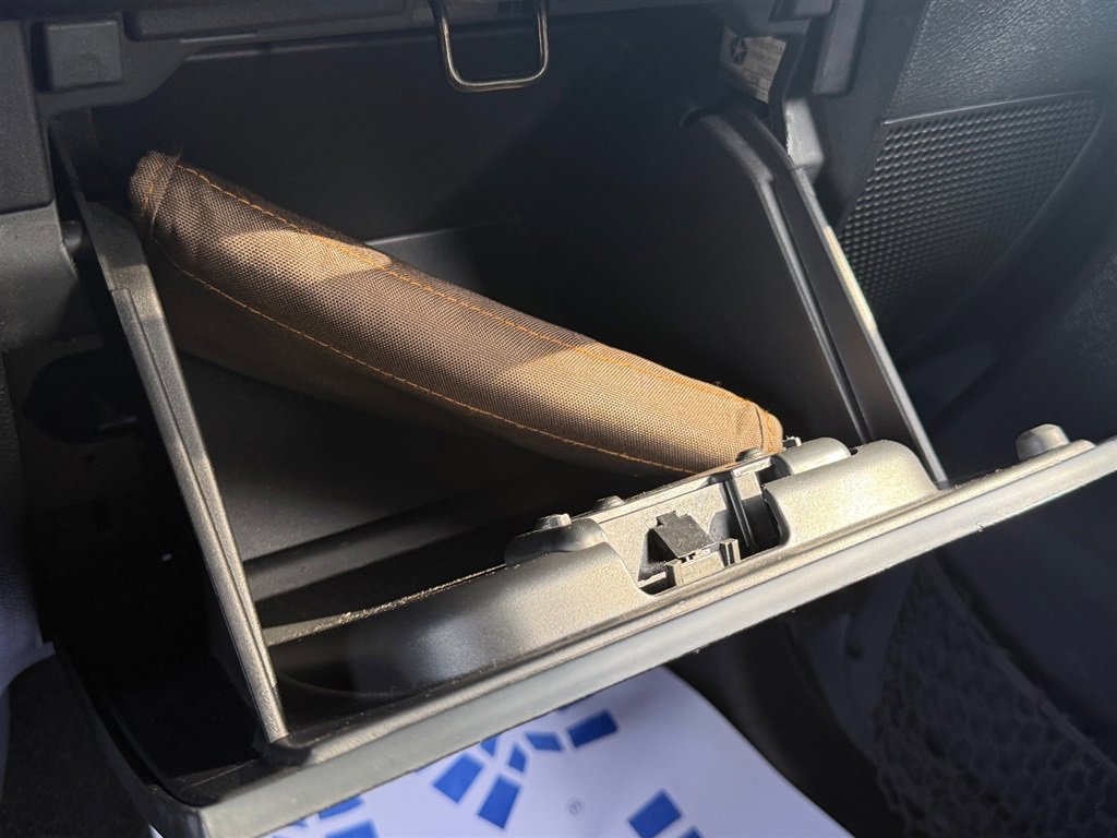 Used 2015 Jeep Wrangler Unlimited Rubicon w/ Dual Top Group image 47