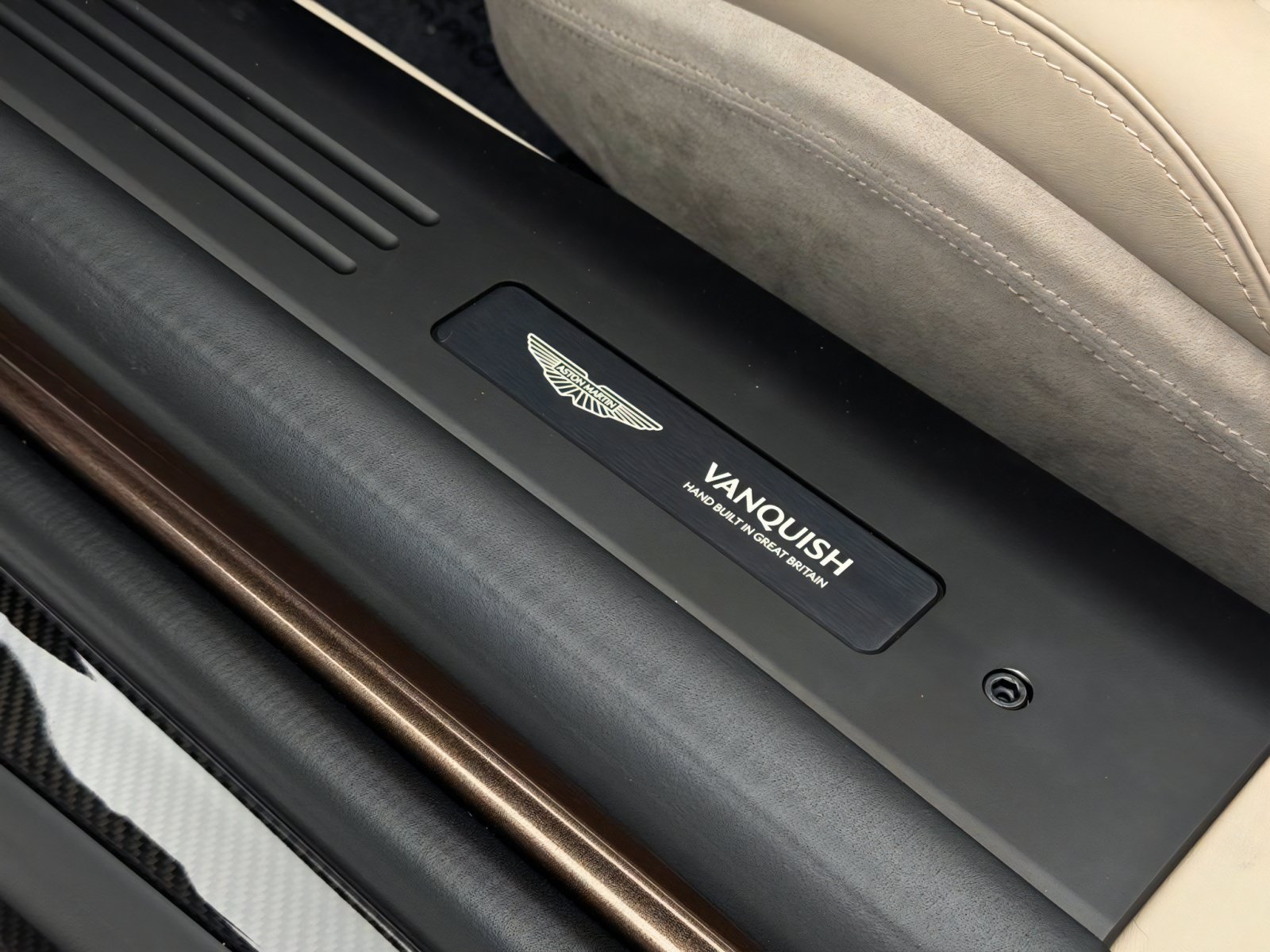 New 2026 Aston Martin Vanquish Convertible RWD image 9