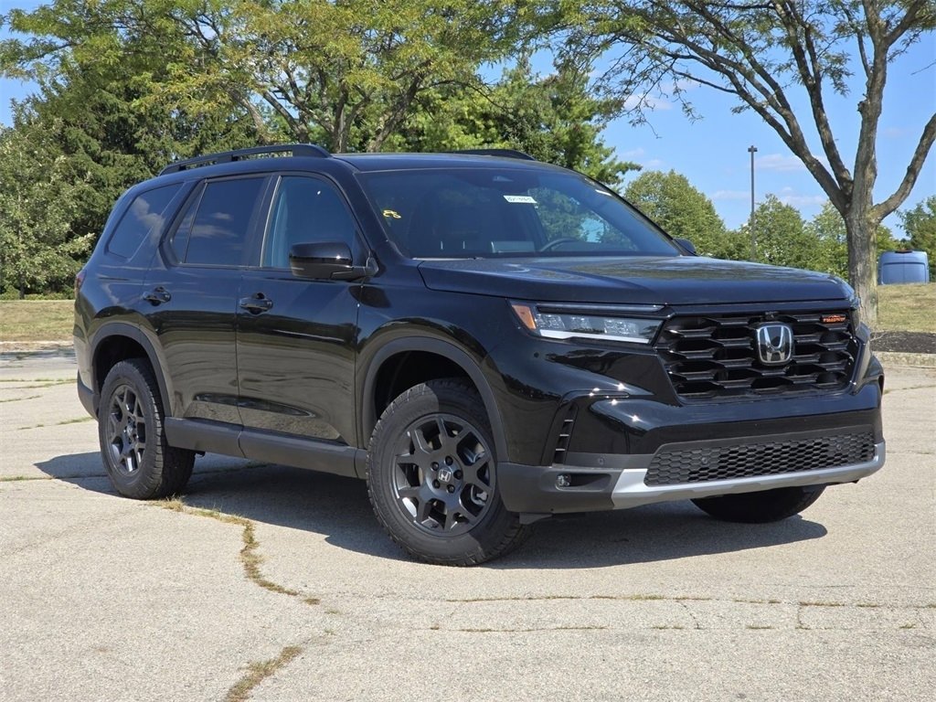 New 2025 Honda Pilot TrailSport image 2