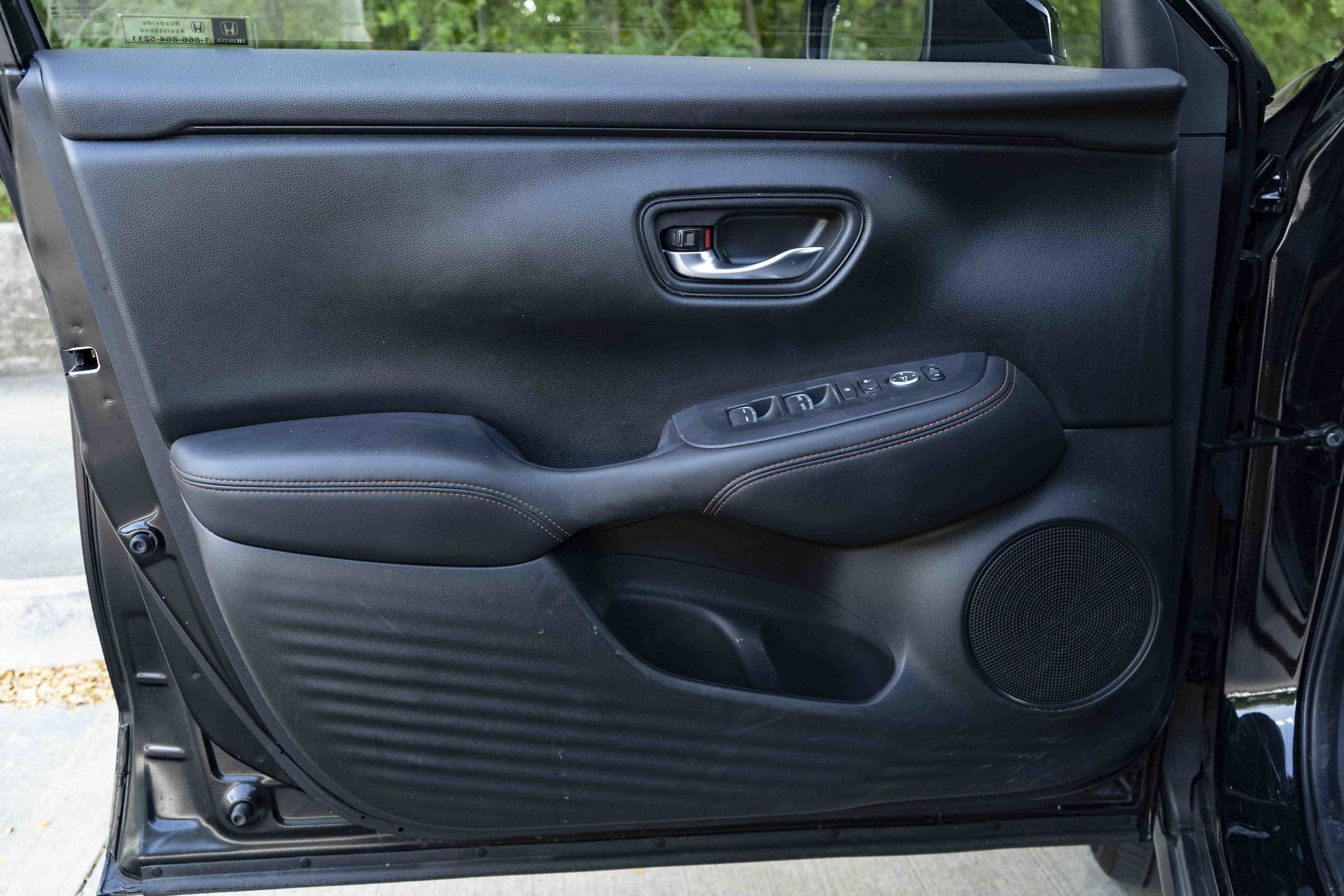 Certified 2025 Honda HR-V Sport image 35