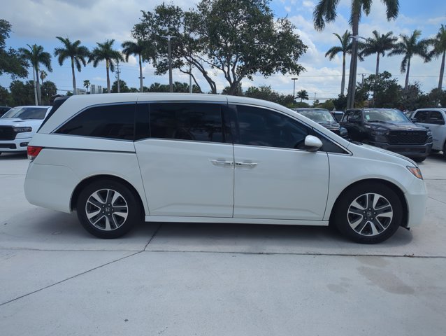 Used 2016 Honda Odyssey Touring Elite image 4