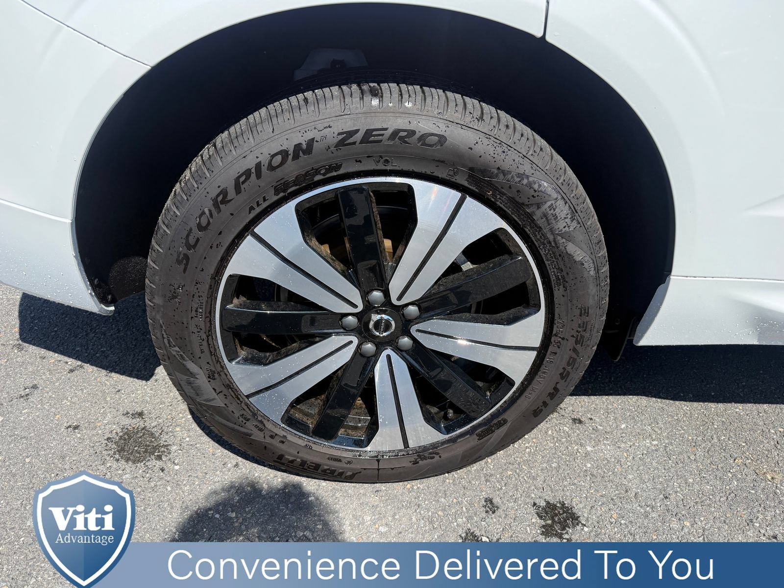 Used 2025 Volvo XC60 T8 Plus w/ Climate Package AWD/4WD image 14