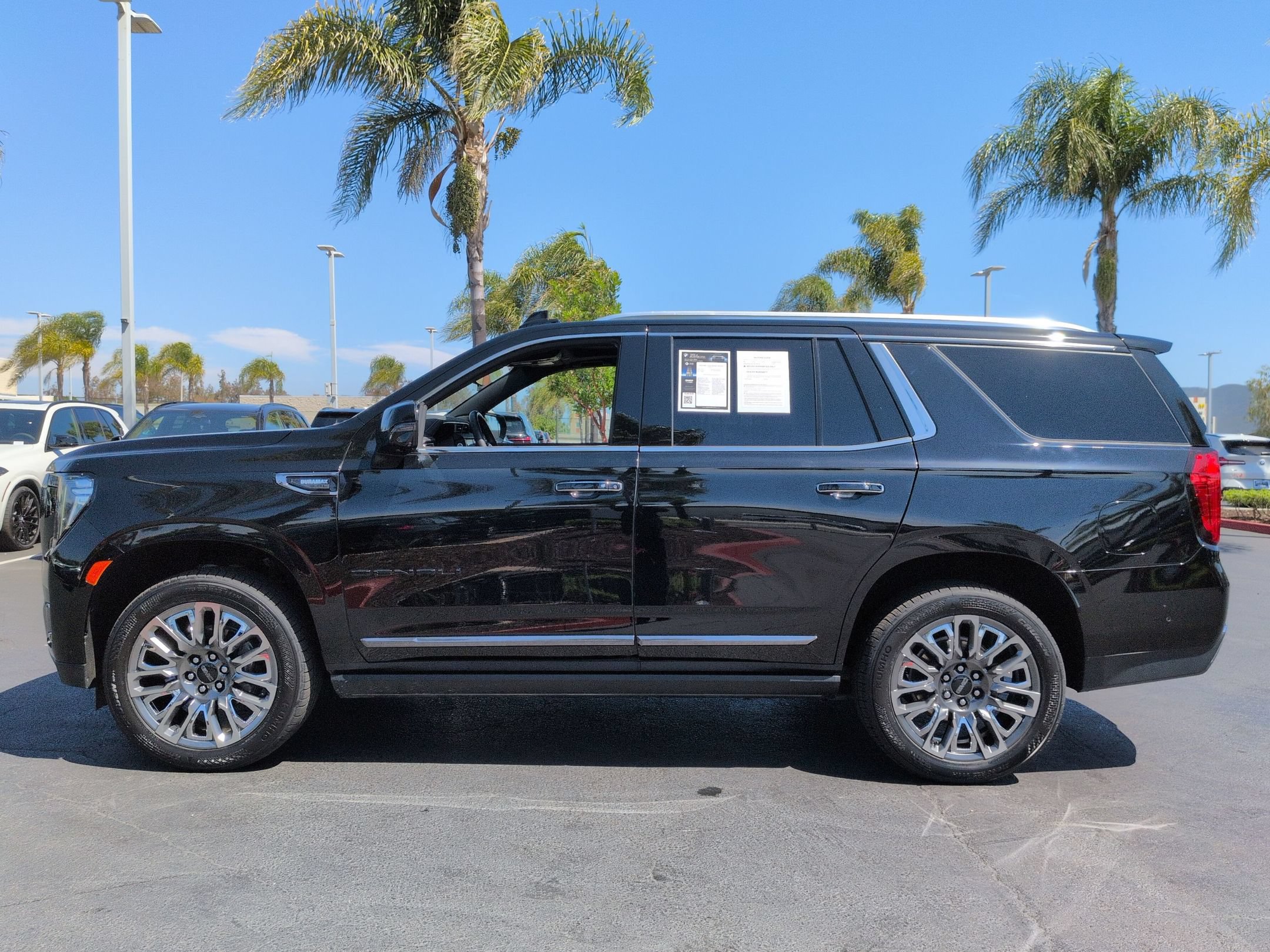 Used 2024 GMC Yukon Denali Ultimate AWD/4WD image 6