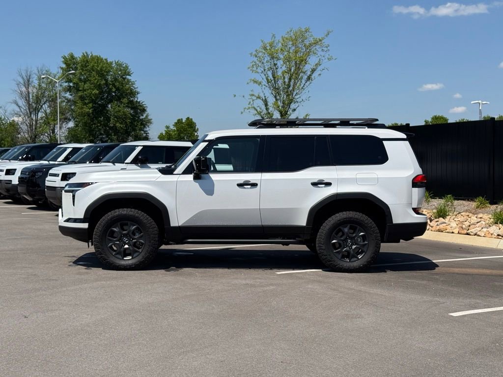 Used 2025 Lexus GX 550 w/ Accessory Package (32) AWD/4WD image 10