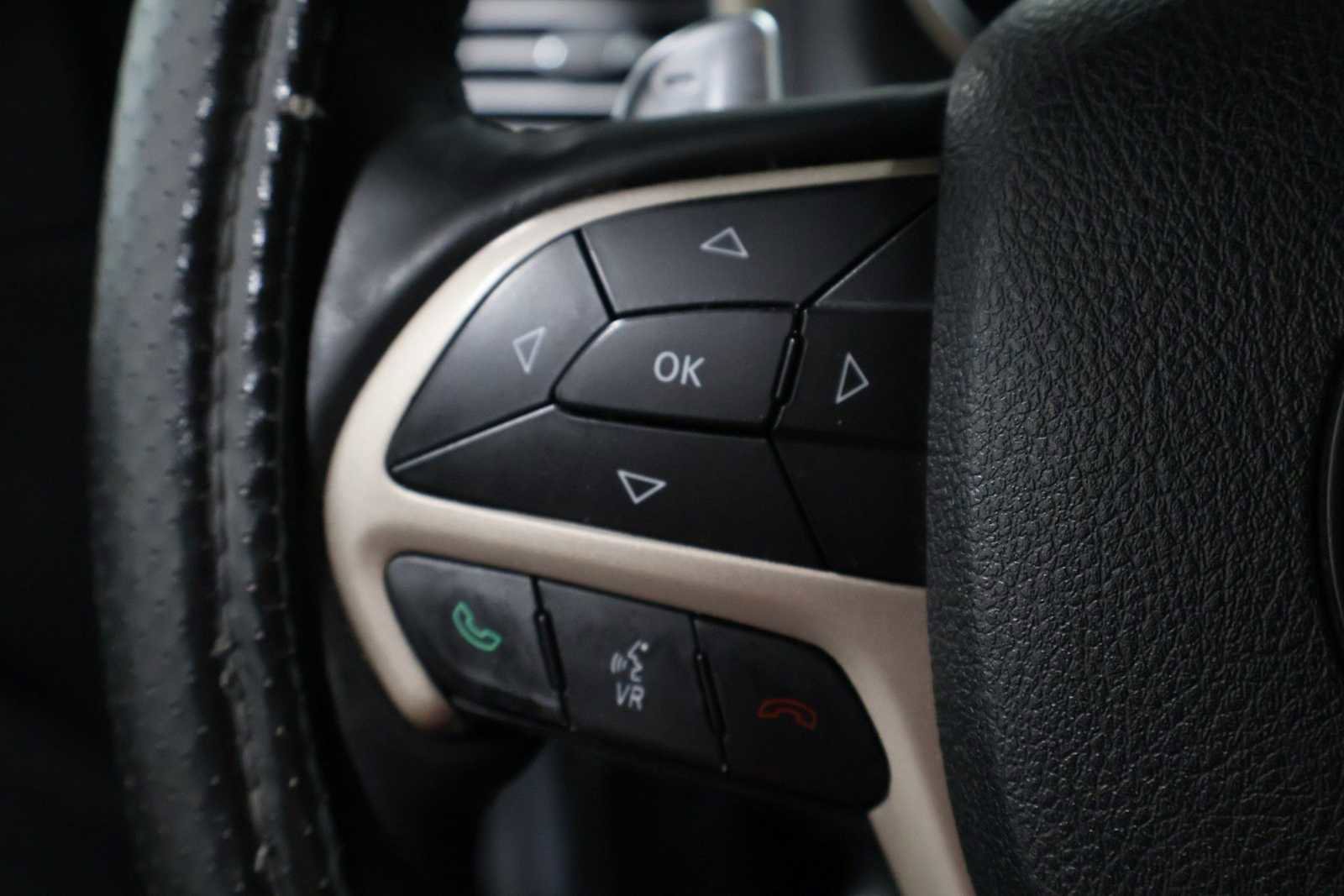 Used 2014 Jeep Grand Cherokee Limited w/ Trailer Tow Group IV image 23