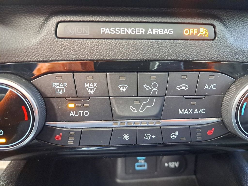 Used 2022 Ford Escape Titanium image 32