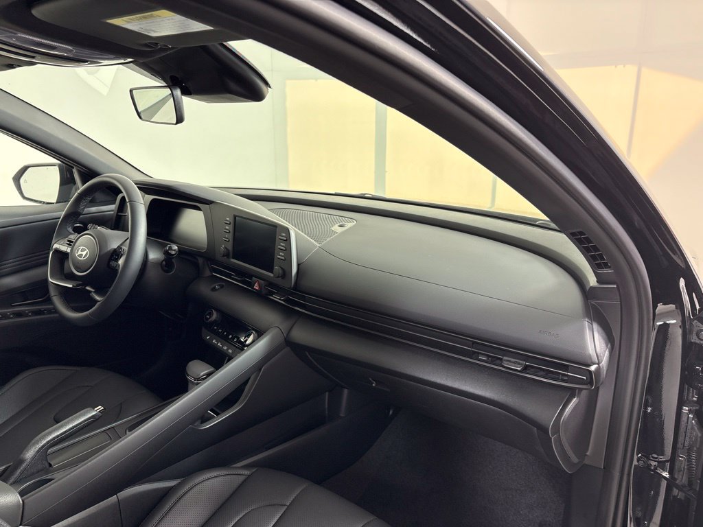 New 2026 Hyundai Elantra SEL Sport FWD image 13