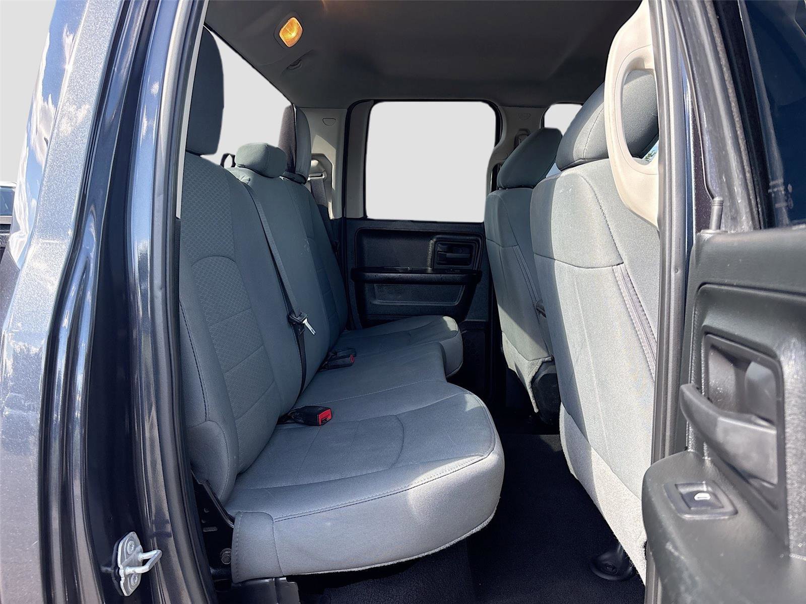 Used 2018 RAM 1500 Express RWD image 24