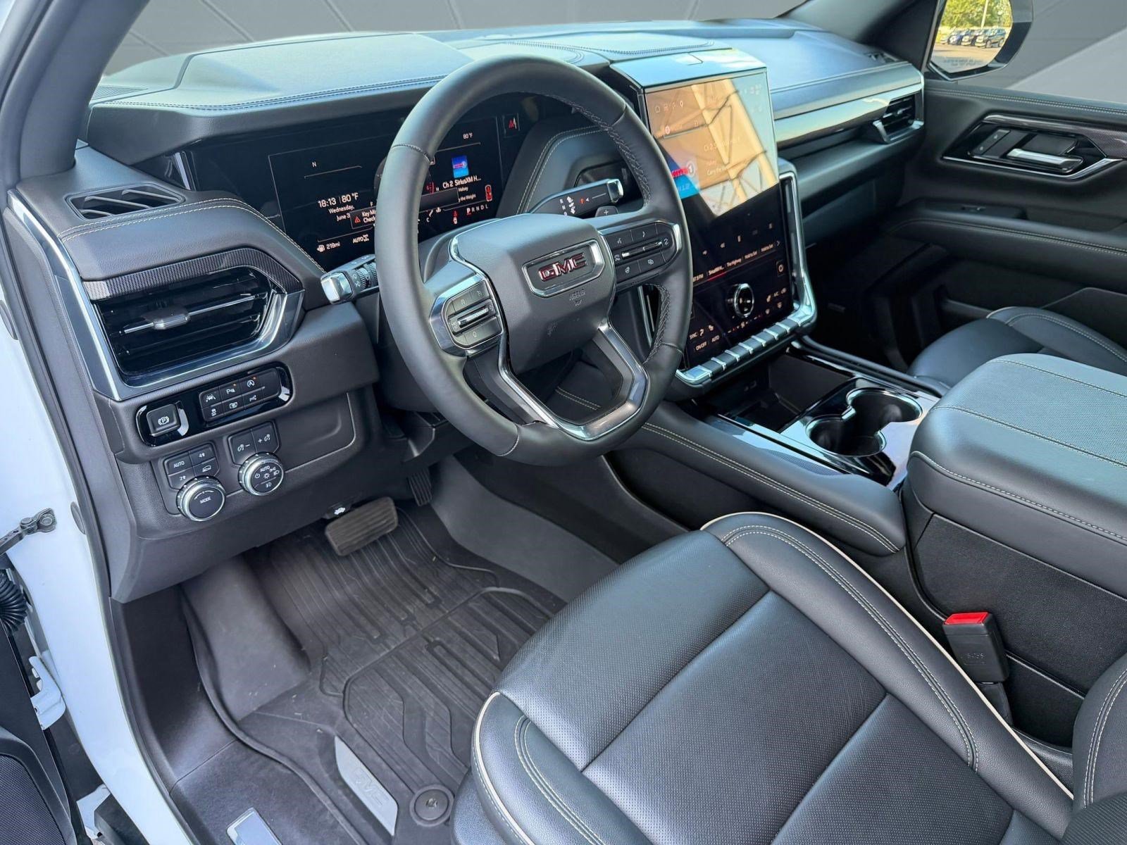 Used 2025 GMC Yukon Elevation AWD/4WD image 4
