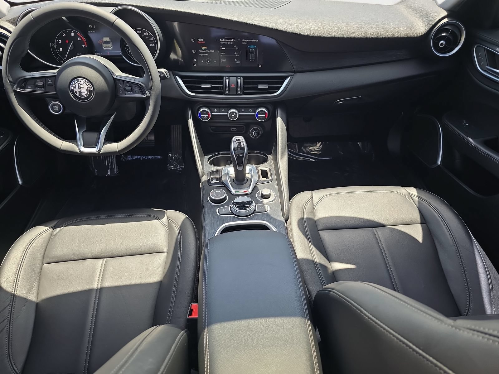 Used 2021 Alfa Romeo Giulia Sprint w/ Sun & Sound Package RWD image 10