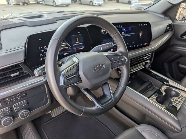 Used 2025 Chevrolet Suburban Z71 AWD/4WD image 9