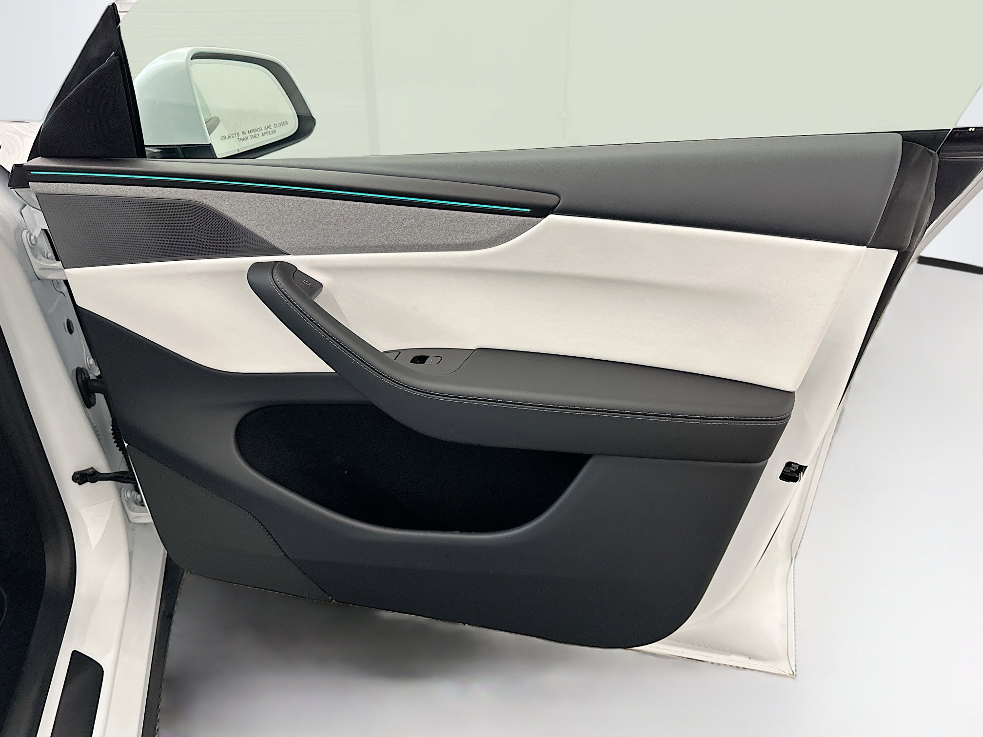 Used 2026 Tesla Model Y AWD image 33