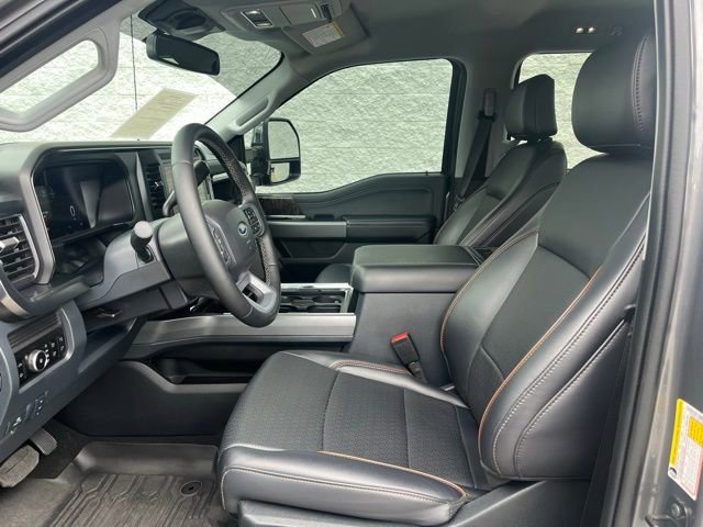 Used 2025 Ford F250 Lariat w/ Chrome Package image 4