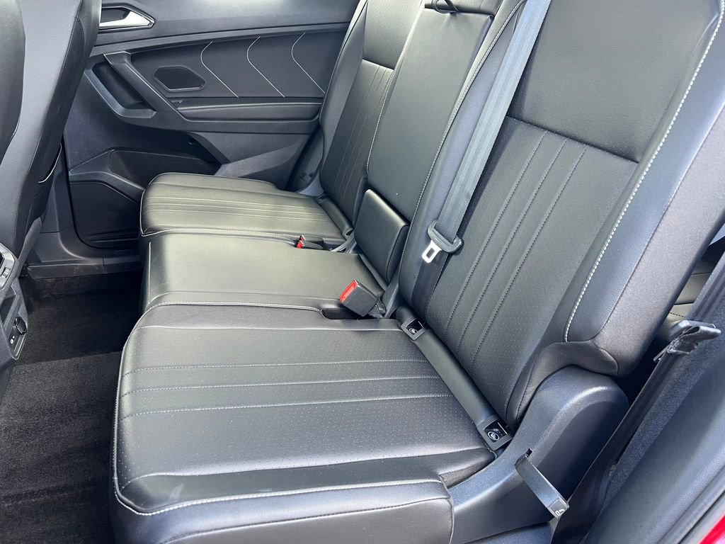 Used 2023 Volkswagen Tiguan SE FWD image 13
