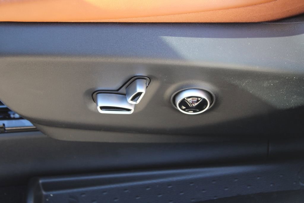 New 2026 Chrysler Pacifica Pinnacle image 18