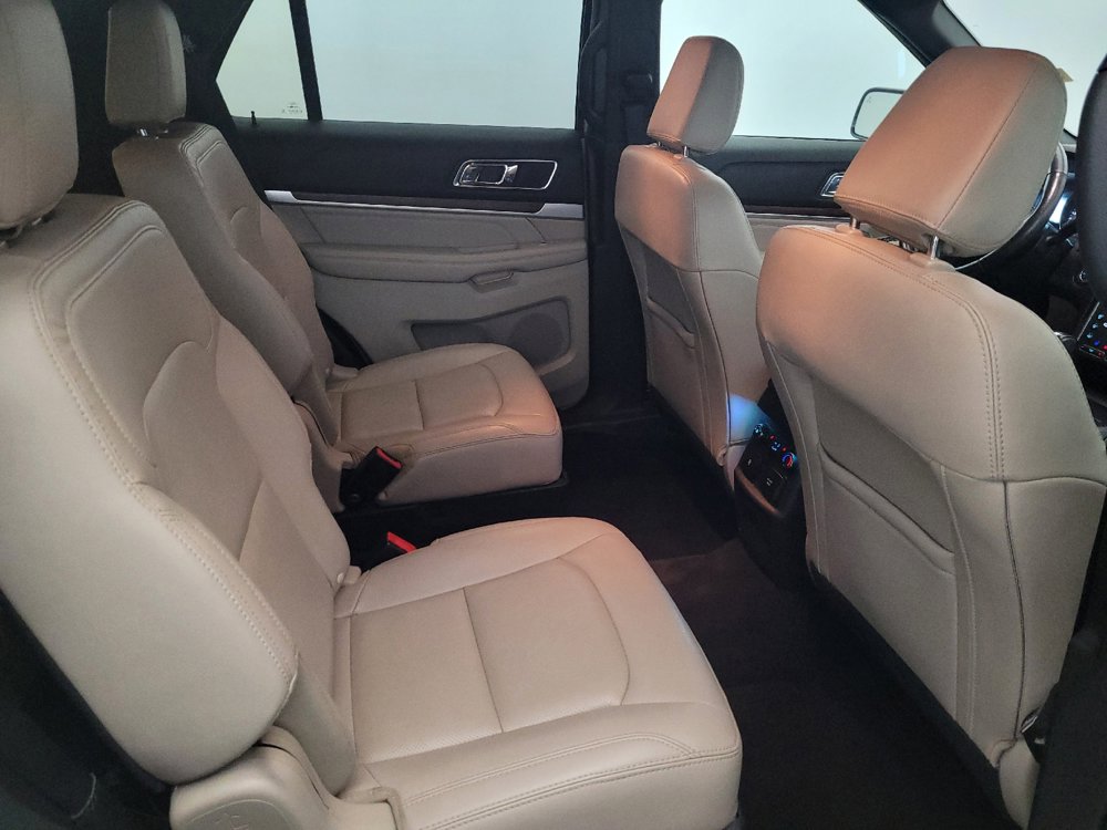 Used 2018 Ford Explorer Limited w/ Equipment Group 301A AWD/4WD image 19
