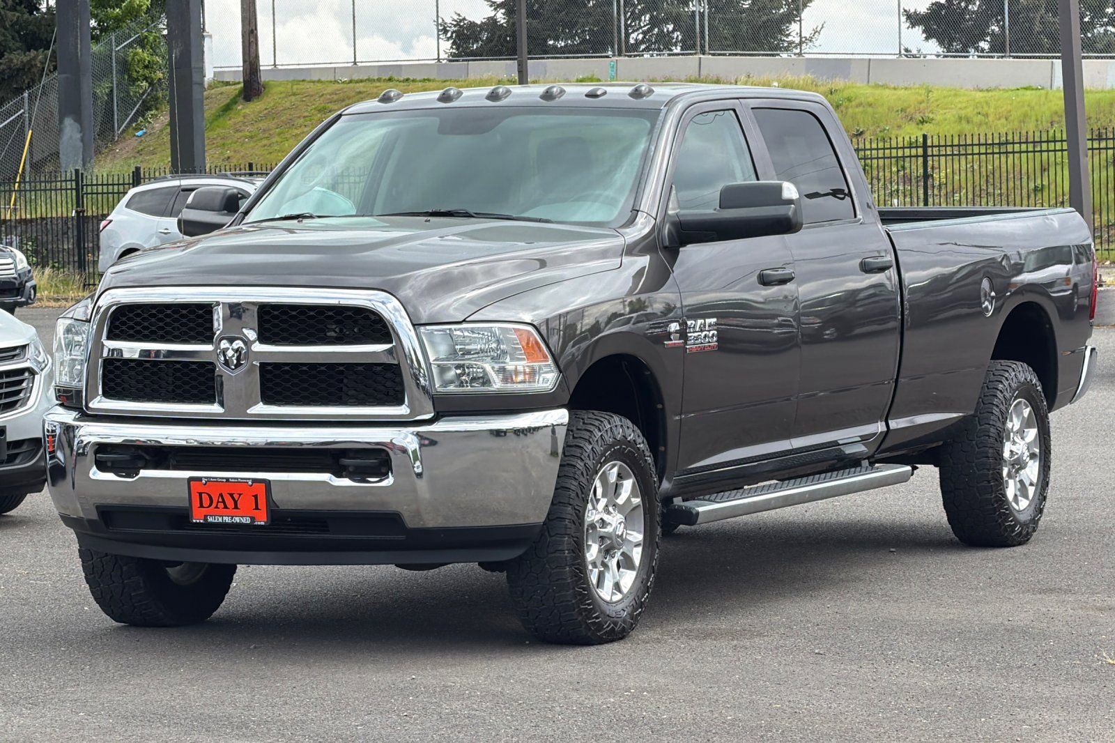 Used 2017 RAM 3500 Tradesman w/ Chrome Appearance Group AWD/4WD image 10